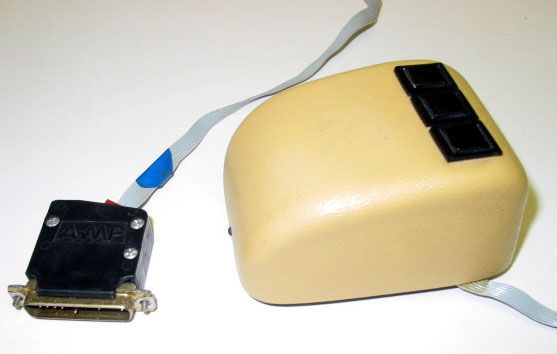 http://www.digibarn.com/collections/devices/alto-mouse/original-alto-mouse-top.jpg